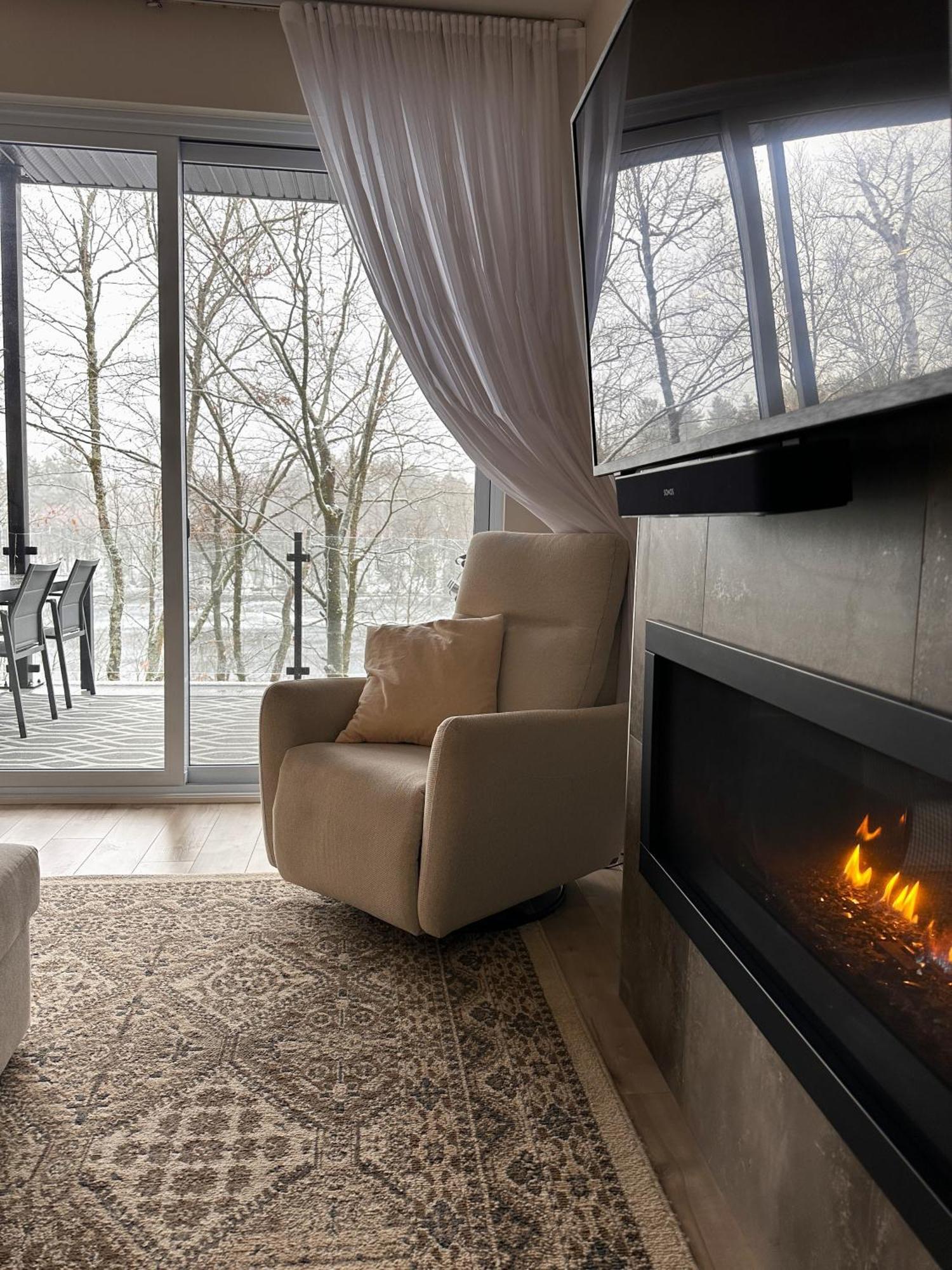 Le Riverain - Condo Neuf Au Bord De L'Eau Shawinigan Ngoại thất bức ảnh